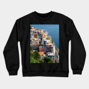 View on the cliff town of Manarola, one of the colorful Cinque Terre on the Italian west coast Crewneck Sweatshirt